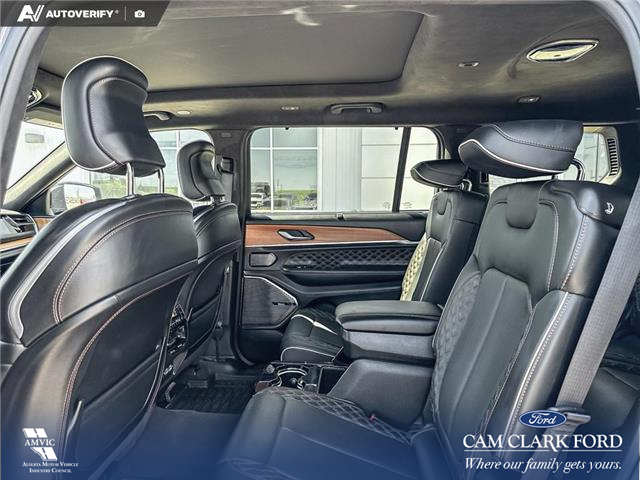 2023 Jeep Grand Cherokee L Summit (Stk: P1274) in Innisfail - Image 15 of 20