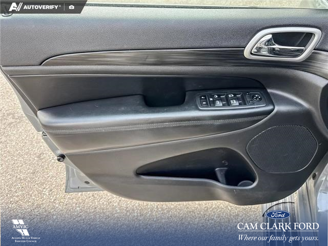 2020 Jeep Grand Cherokee Laredo (Stk: P1244) in Innisfail - Image 7 of 17