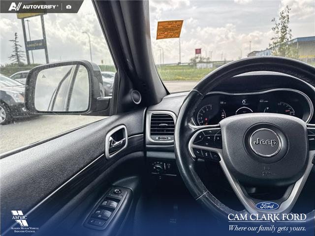 2020 Jeep Grand Cherokee Laredo (Stk: P1244) in Innisfail - Image 8 of 17