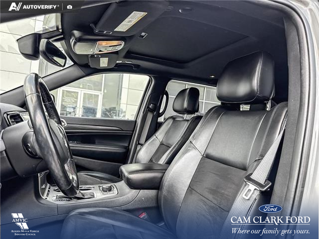 2020 Jeep Grand Cherokee Laredo (Stk: P1244) in Innisfail - Image 14 of 17