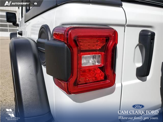 2024 Jeep Wrangler Rubicon (Stk: U38037) in Red Deer - Image 10 of 24
