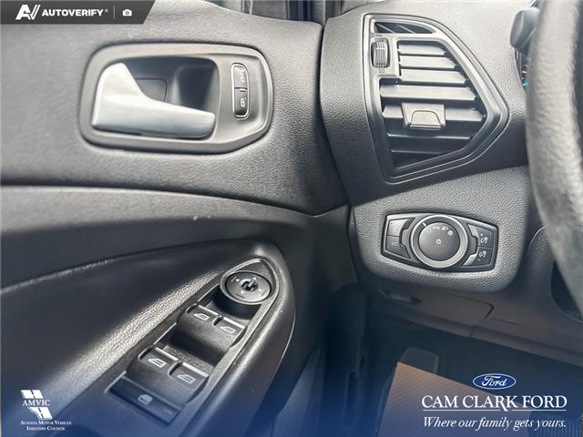 2019 Ford Escape SE (Stk: P7003) in Olds - Image 17 of 25
