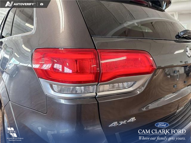 2019 Jeep Grand Cherokee Summit (Stk: P15178) in Airdrie - Image 11 of 25