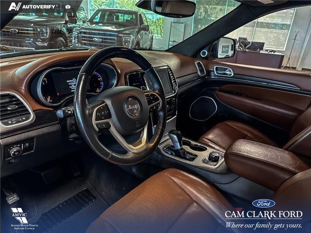 2019 Jeep Grand Cherokee Summit (Stk: P15178) in Airdrie - Image 13 of 25