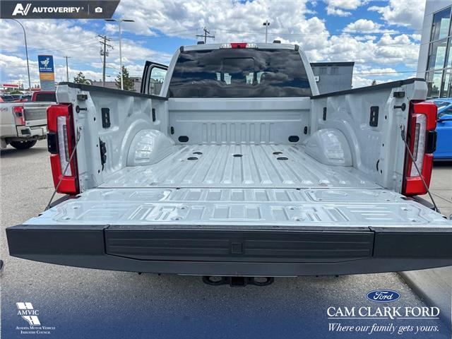 2025 Ford F-350 Platinum (Stk: P7071) in Olds - Image 12 of 25