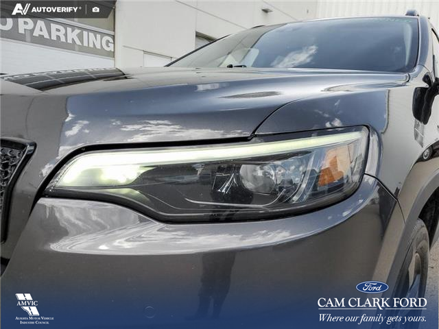 2023 Jeep Cherokee Altitude (Stk: U38152) in Red Deer - Image 8 of 25