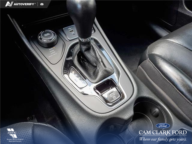 2023 Jeep Cherokee Altitude (Stk: U38152) in Red Deer - Image 18 of 25