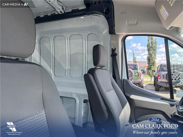 2025 Ford Transit-250 Cargo Base (Stk: 25T8236) in Olds - Image 22 of 25