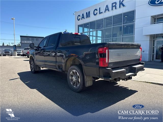 2024 Ford F-350 King Ranch (Stk: P7121) in Olds - Image 4 of 5