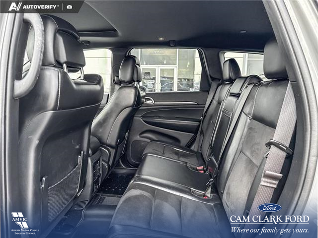 2020 Jeep Grand Cherokee Laredo (Stk: P1244) in Innisfail - Image 15 of 17