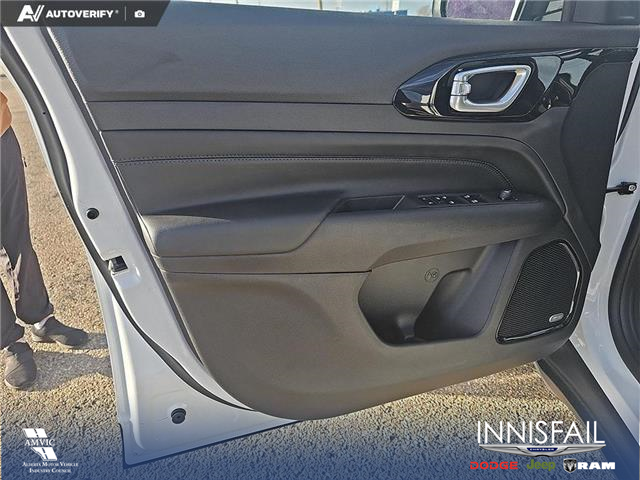 2026 Jeep Compass Limited (Stk: TJ015) in Innisfail - Image 7 of 24