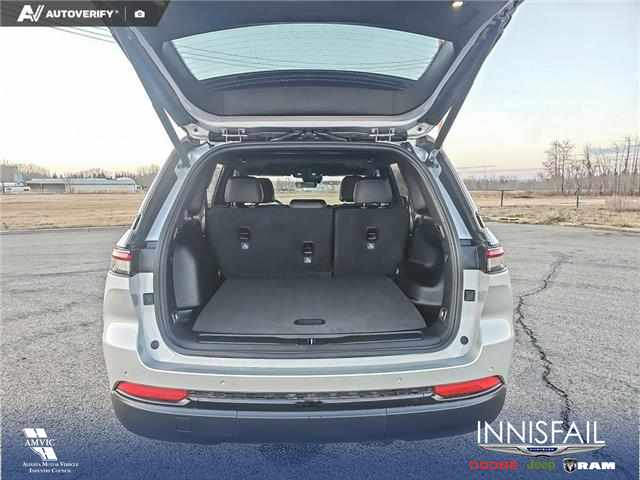 2025 Jeep Grand Cherokee Laredo (Stk: SJ058) in Innisfail - Image 10 of 24