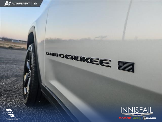 2025 Jeep Grand Cherokee Laredo (Stk: SJ058) in Innisfail - Image 23 of 24