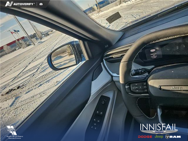 2026 Jeep Cherokee Laredo/Limited (Stk: TJ030) in Innisfail - Image 13 of 25