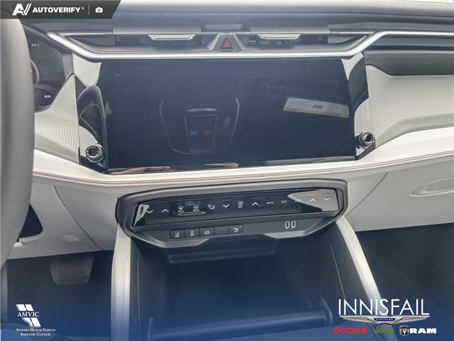2026 Jeep Cherokee Laredo/Limited (Stk: TJ034) in Innisfail - Image 13 of 26