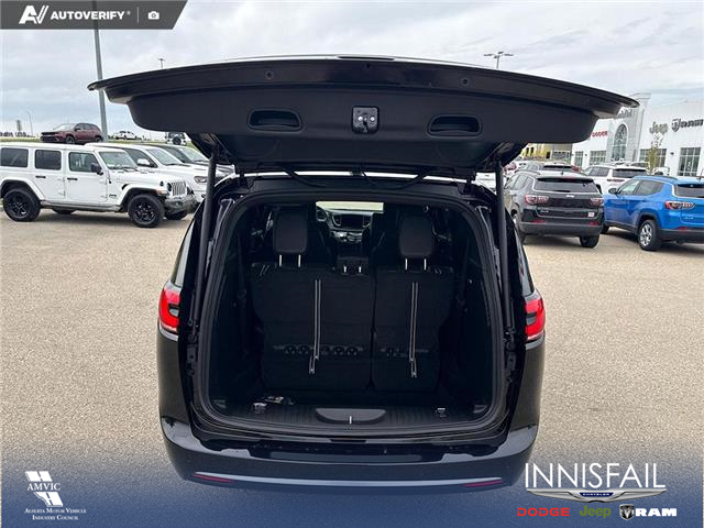 2027 Chrysler Pacifica Select (Stk: TC011) in Innisfail - Image 7 of 16