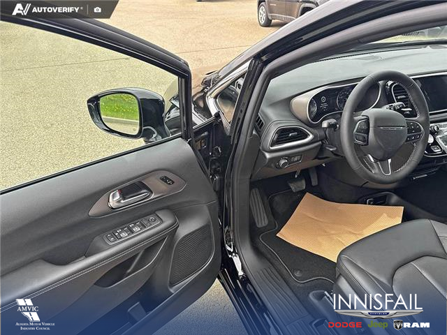 2027 Chrysler Pacifica Select (Stk: TC011) in Innisfail - Image 9 of 16