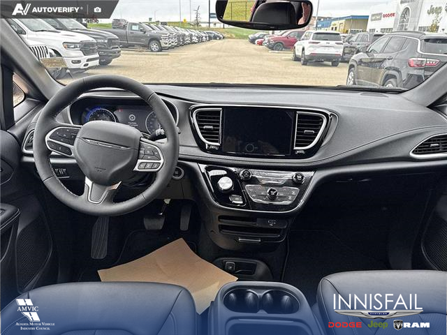 2027 Chrysler Pacifica Select (Stk: TC011) in Innisfail - Image 10 of 16