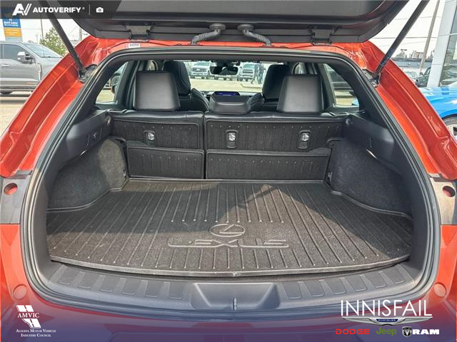 2024 Lexus UX 250h Base (Stk: P7103) in Olds - Image 12 of 25