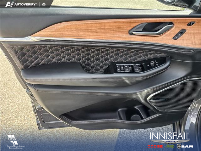 2023 Jeep Grand Cherokee L Summit (Stk: P1274) in Innisfail - Image 7 of 20