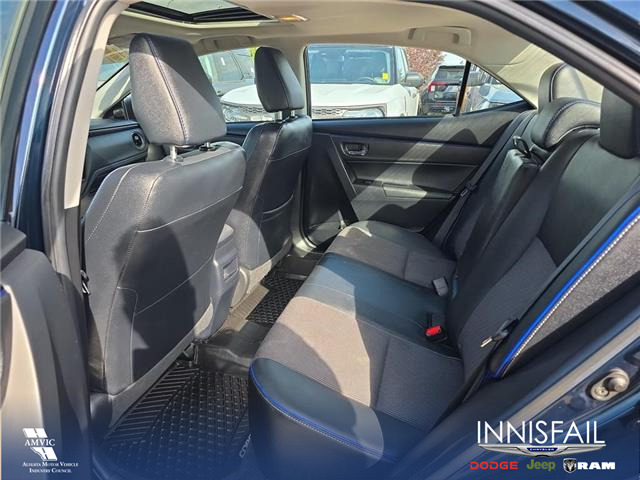 2018 Toyota Corolla SE (Stk: U38230) in Red Deer - Image 5 of 7