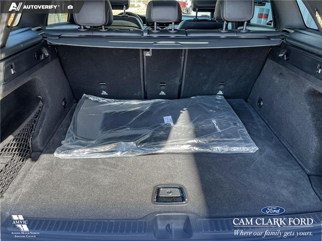 2022 Mercedes-Benz GLC 300 Base (Stk: P1208) in Innisfail - Image 17 of 30