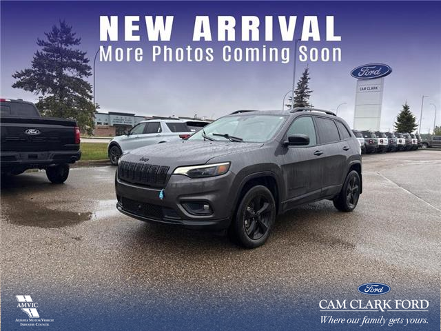 2023 Jeep Cherokee Altitude (Stk: U38152) in Red Deer - Image 1 of 7