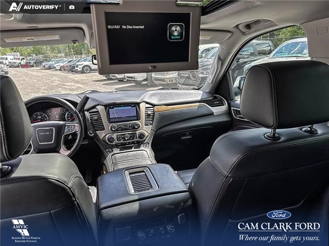 2017 GMC Yukon Denali (Stk: P1662) in Canmore - Image 26 of 27
