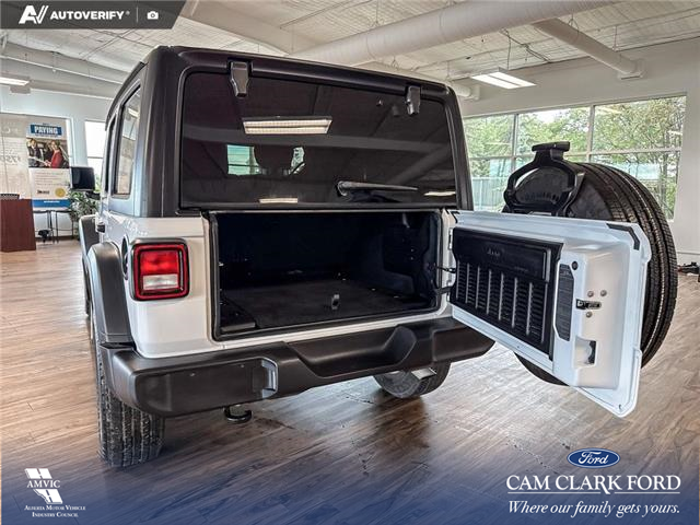 2024 Jeep Wrangler Sport (Stk: P15243) in Airdrie - Image 12 of 25