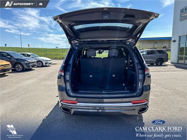 2023 Jeep Grand Cherokee L Summit (Stk: P1274) in Innisfail - Image 17 of 20