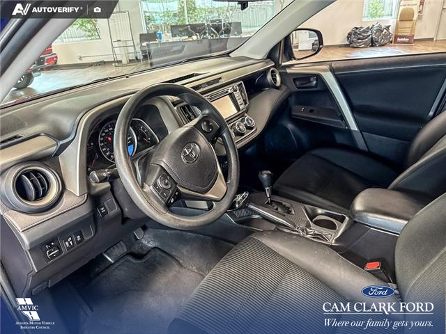 2015 Toyota RAV4 LE (Stk: P15302) in Airdrie - Image 13 of 25