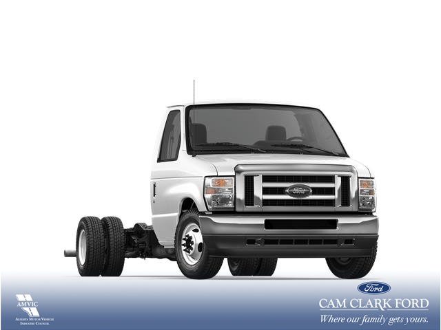 2026 Ford E-450 Cutaway Base (Stk: 26AF0494) in Airdrie - Image 1 of 5