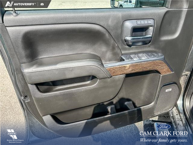 2018 GMC Sierra 3500HD Denali (Stk: P1276) in Innisfail - Image 7 of 22 2018 GMC Sierra 3500HD Denali (Stk: P1276) in Innisfail - Image 7 of 22