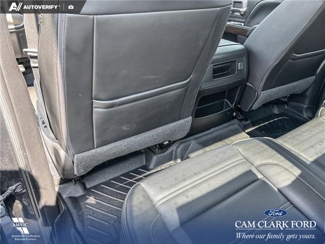 2018 GMC Sierra 3500HD Denali (Stk: P1276) in Innisfail - Image 15 of 22 2018 GMC Sierra 3500HD Denali (Stk: P1276) in Innisfail - Image 15 of 22