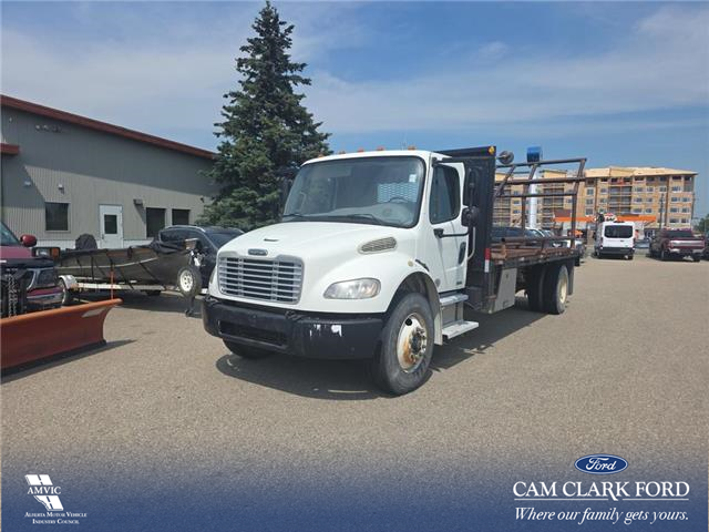2010 Freightliner CHASSIS X LINE MOTORHOME (Stk: P7135) in Olds - Image 1 of 4 2010 Freightliner CHASSIS X LINE MOTORHOME (Stk: P7135) in Olds - Image 1 of 4