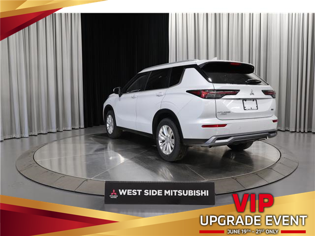2026 Mitsubishi Outlander SE (Stk: T26687) in Edmonton - Image 4 of 32