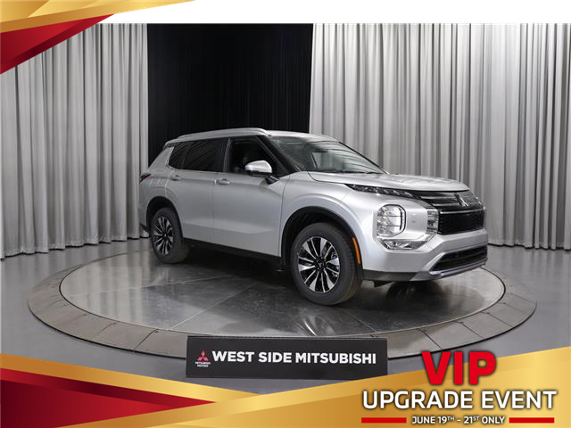 2026 Mitsubishi Outlander LE (Stk: T26704) in Edmonton - Image 1 of 31