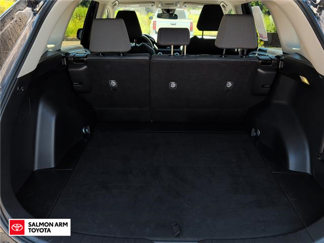 2022 Toyota RAV4 LE (Stk: S05558P) in Salmon Arm - Image 13 of 25