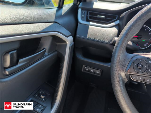 2022 Toyota RAV4 LE (Stk: S05558P) in Salmon Arm - Image 17 of 25