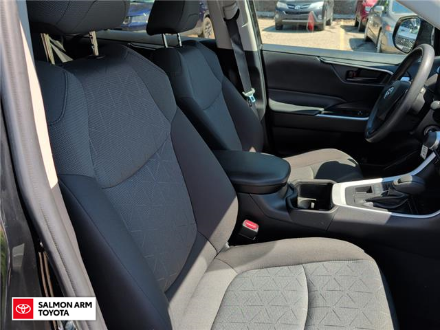 2022 Toyota RAV4 LE (Stk: S05558P) in Salmon Arm - Image 22 of 25