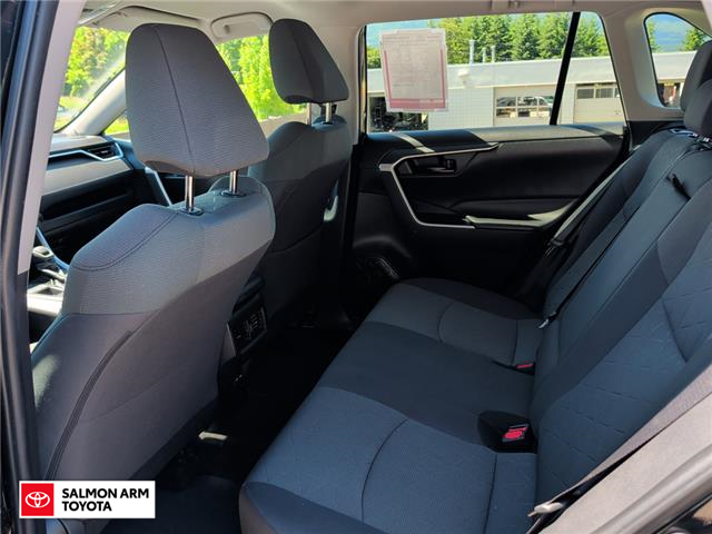 2022 Toyota RAV4 LE (Stk: S05558P) in Salmon Arm - Image 23 of 25