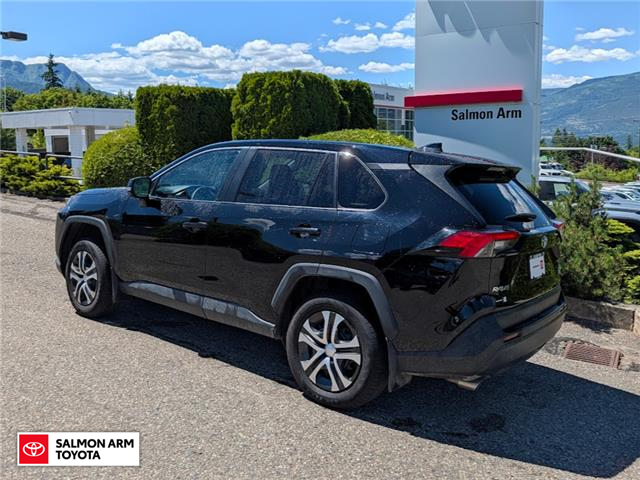 2022 Toyota RAV4 LE (Stk: S05558P) in Salmon Arm - Image 4 of 25