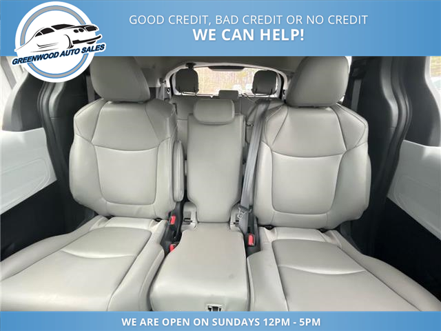 2025 Toyota Sienna XLE 8-Passenger (Stk: 25-234720) in Greenwood - Image 10 of 25