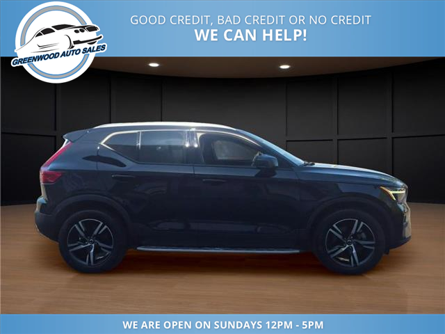2023 Volvo XC40 B4 Core (Stk: 23-096069) in Greenwood - Image 4 of 19