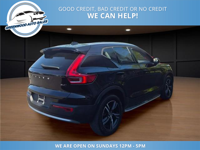 2023 Volvo XC40 B4 Core (Stk: 23-096069) in Greenwood - Image 5 of 19