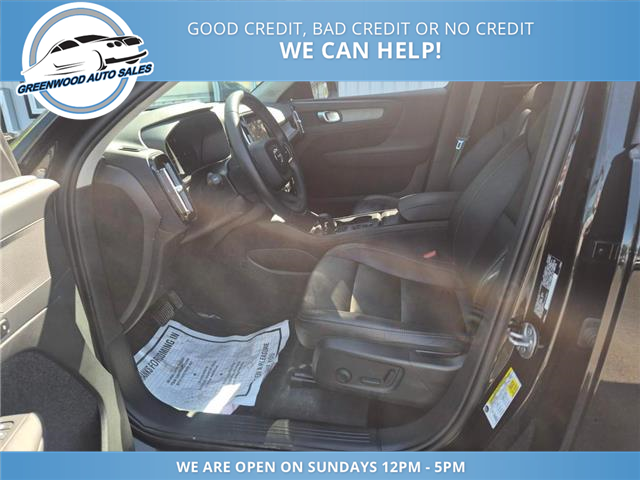 2023 Volvo XC40 B4 Core (Stk: 23-096069) in Greenwood - Image 11 of 19