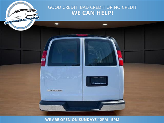 2024 Chevrolet Express 2500 Work Van (Stk: 24-102810) in Greenwood - Image 7 of 16