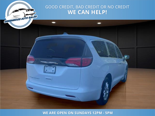 2024 Chrysler Grand Caravan SXT (Stk: 24-140616) in Greenwood - Image 6 of 19
