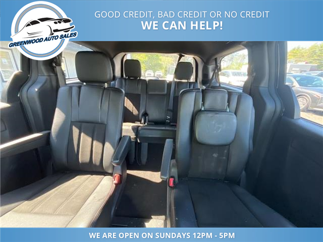2019 Dodge Grand Caravan 35th Anniversary Edition (Stk: 19-757506) in Greenwood - Image 9 of 18