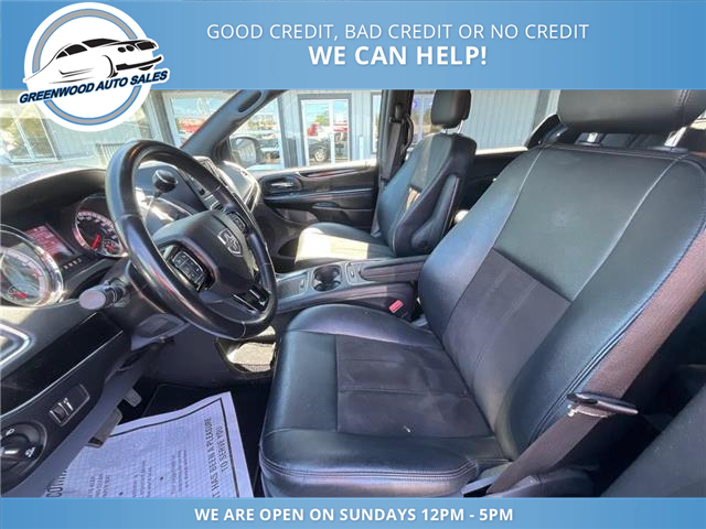 2019 Dodge Grand Caravan 35th Anniversary Edition (Stk: 19-757506) in Greenwood - Image 10 of 18